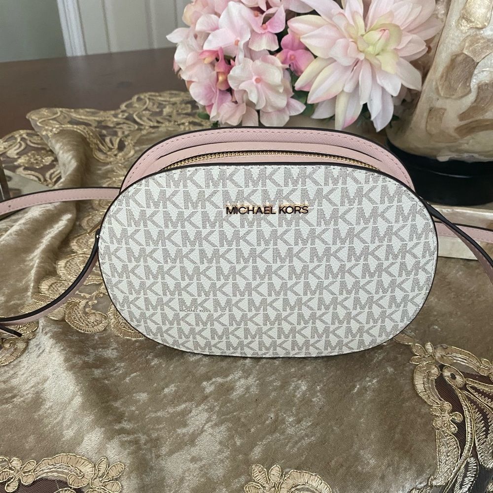 Michael Kors crossbody - Picture 2 of 13